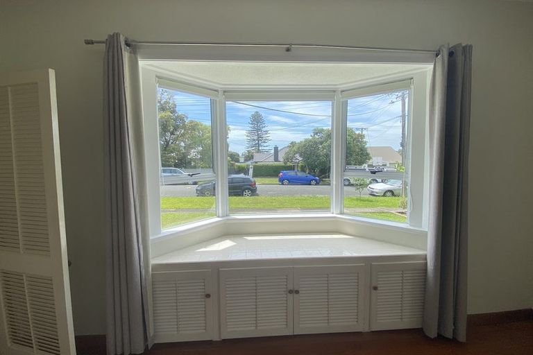 Photo of property in 22 Niccol Avenue, Narrow Neck, Auckland, 0624