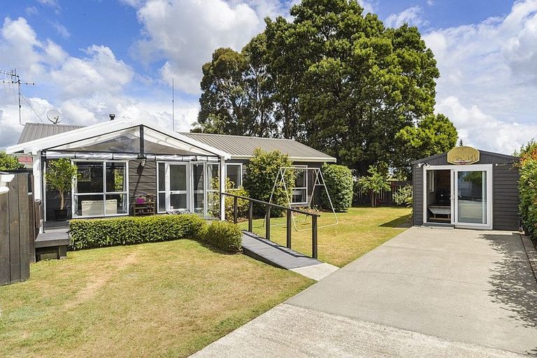 Photo of property in 97 Hillcrest Drive, Kelvin Grove, Palmerston North, 4414