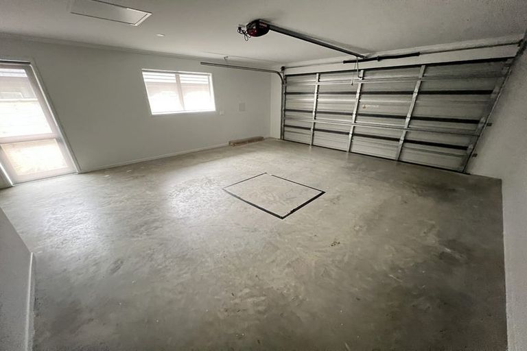 Photo of property in 4 Mooring Close, Whitby, Porirua, 5024