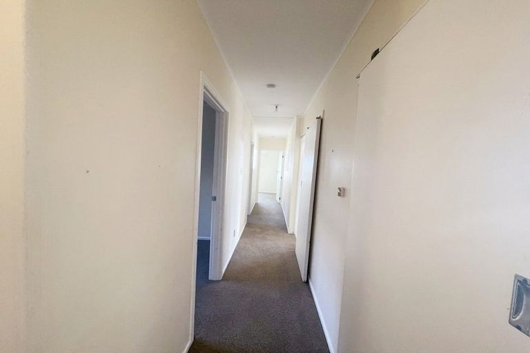 Photo of property in 9 Statesman Street, Henderson, Auckland, 0612