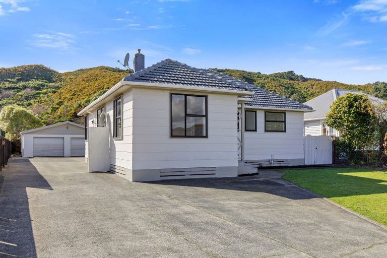 Photo of property in 104 Hewer Crescent, Naenae, Lower Hutt, 5011