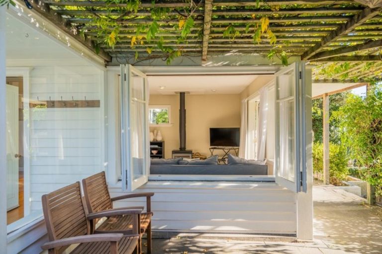 Photo of property in 41 Golf Road, Paraparaumu Beach, Paraparaumu, 5032