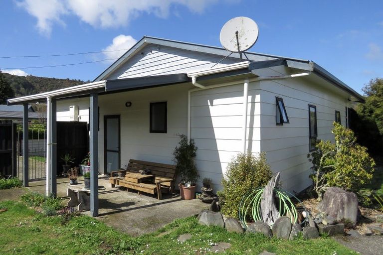 Photo of property in 32-34 Coal Street, Reefton, 7830
