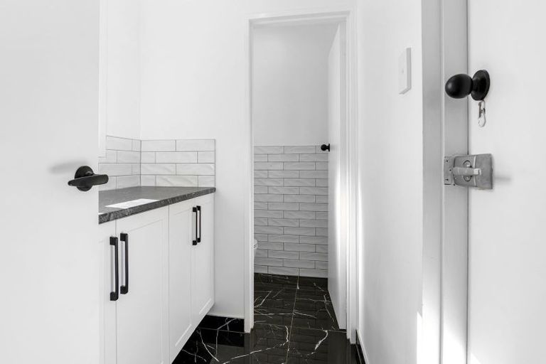 Photo of property in 2/320 Memorial Avenue, Burnside, Christchurch, 8053