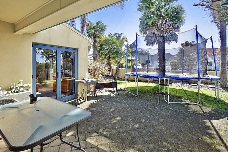 Photo of property in 17 Kopu Drive, Pyes Pa, Tauranga, 3112