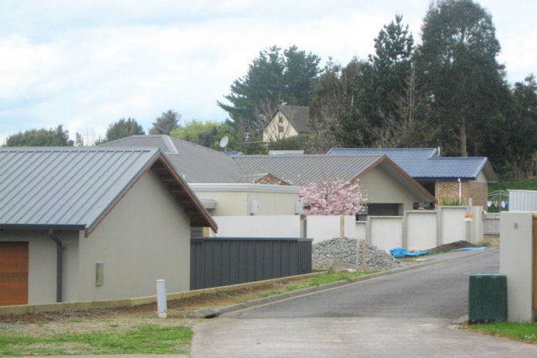 Photo of property in 10d Long Place, Frankleigh Park, New Plymouth, 4310