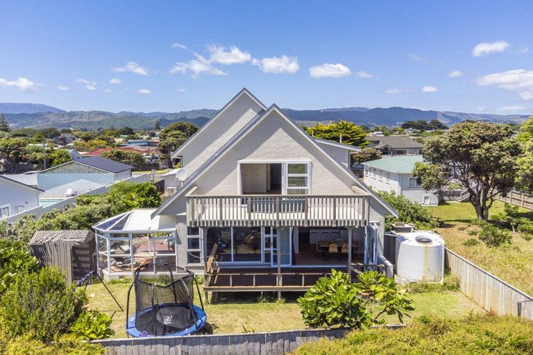 Photo of property in 149 Manly Street, Paraparaumu Beach, Paraparaumu, 5032