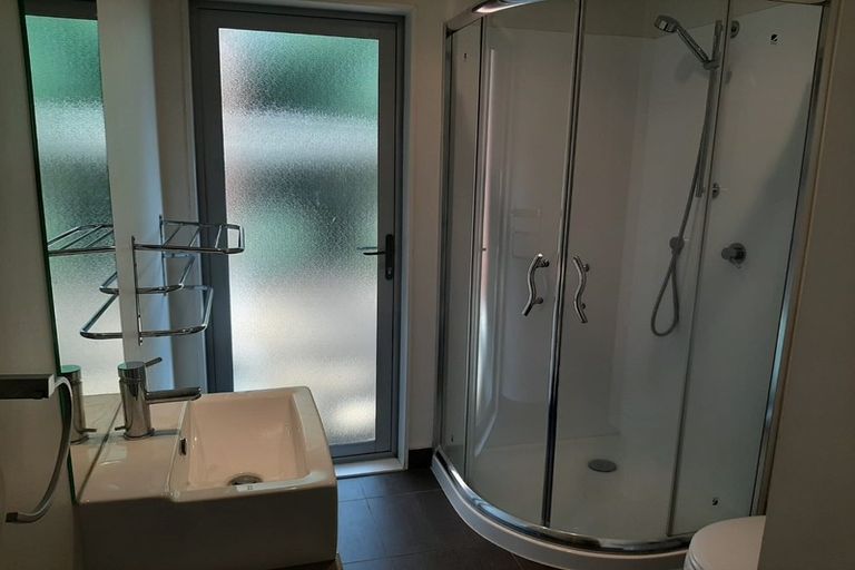 Photo of property in 76g Edmonton Road, Henderson, Auckland, 0612