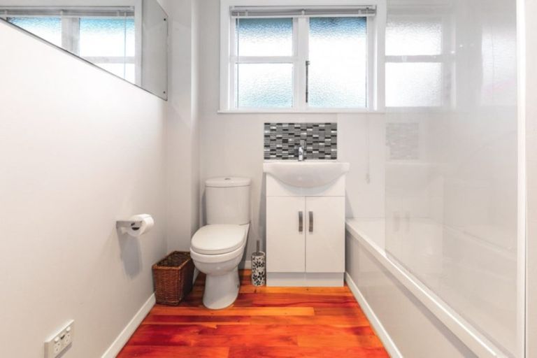 Photo of property in 33a Herewini Street, Titahi Bay, Porirua, 5022