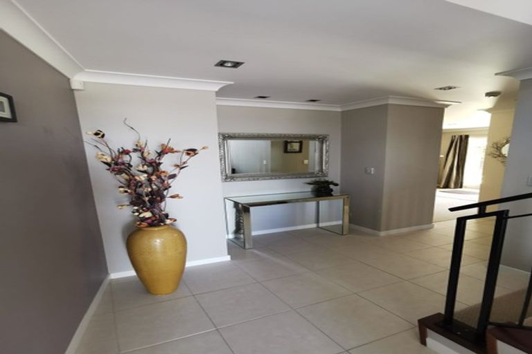 Photo of property in 67 San Valentino Drive, Henderson, Auckland, 0612