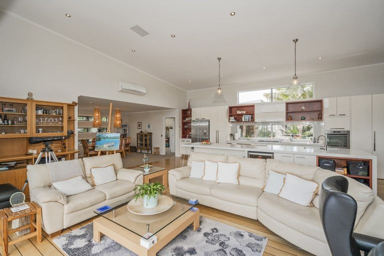 Photo of property in 3 Little George Place, Whitianga, 3510