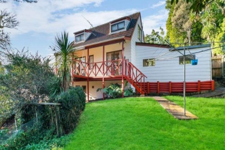 Photo of property in 2/133b Manuka Road, Bayview, Auckland, 0629