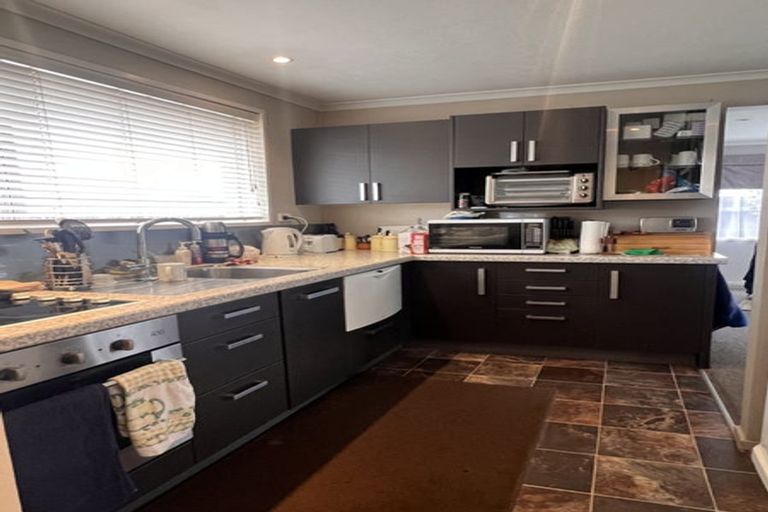 Photo of property in 49 Chipping Lane, Redwood, Christchurch, 8051