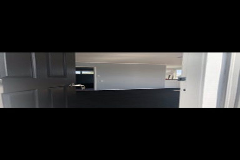 Photo of property in 2/65 Cliff View Drive, Green Bay, Auckland, 0604