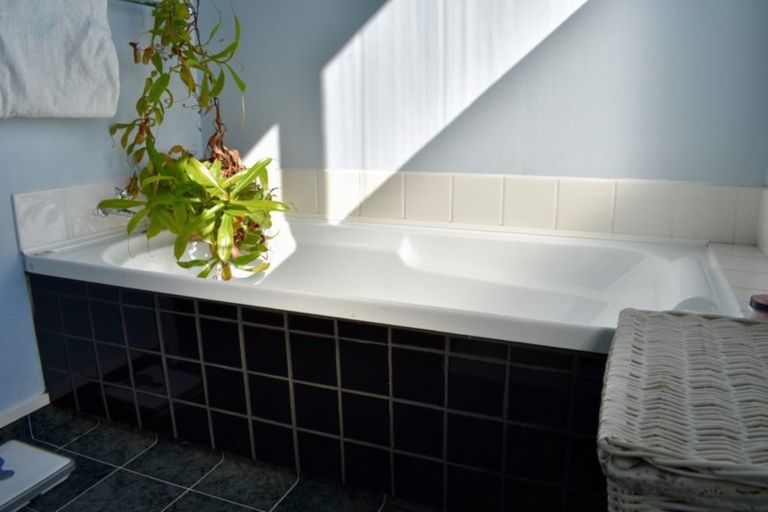 Photo of property in 17 Peel Street, Westport, 7825