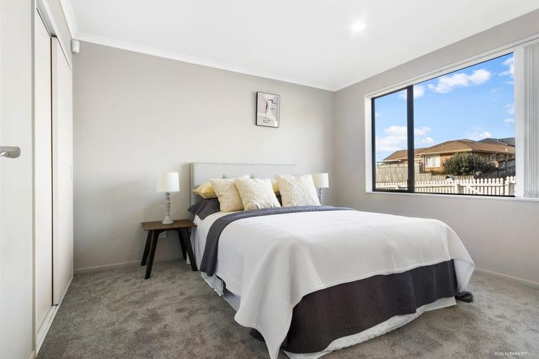 Photo of property in 1 Northridge Terrace, Massey, Auckland, 0614