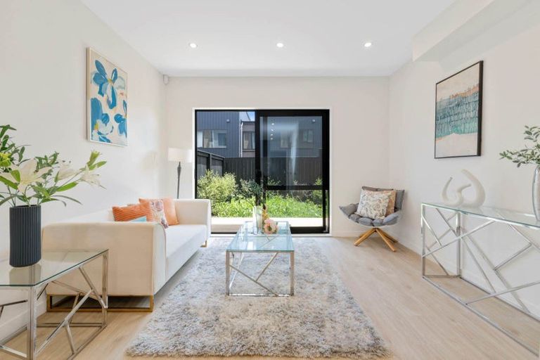 Photo of property in 44 Kiato Lane, Flat Bush, 2019