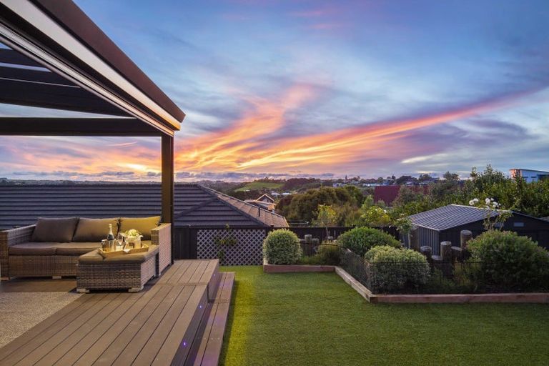 Photo of property in 124 Lisle Farm Drive, Pukekohe, 2120