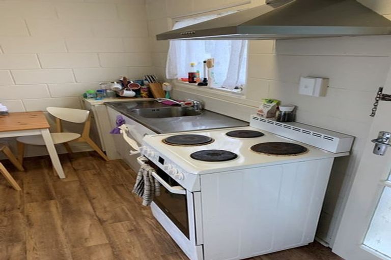 Photo of property in 18 Kent Street, Waiuku, 2123