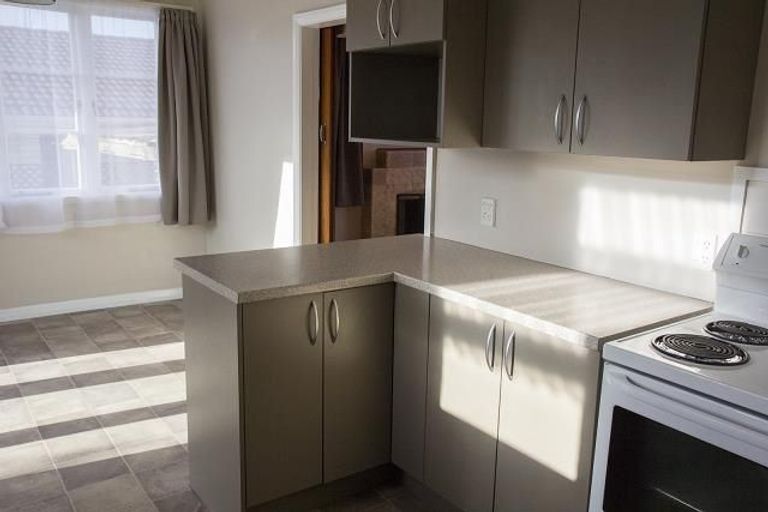 Photo of property in 32 Flanshaw Road, Te Atatu South, Auckland, 0610