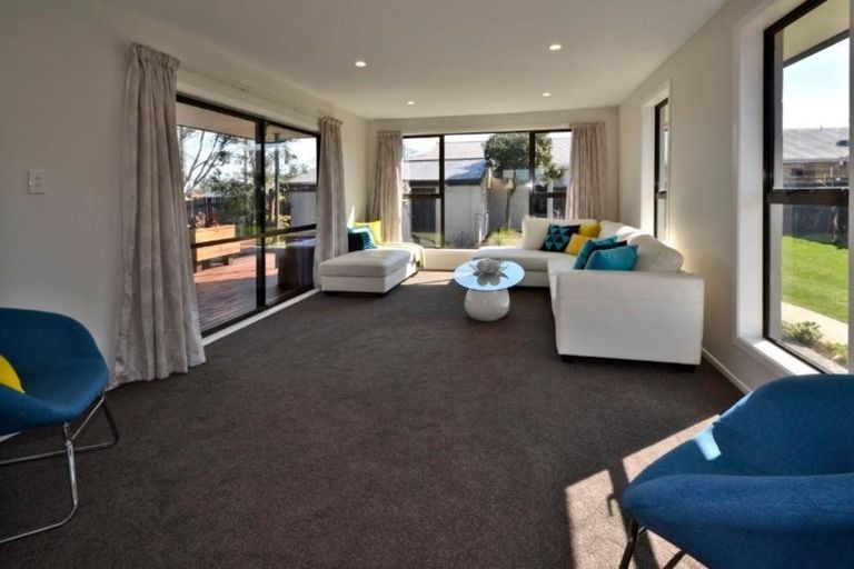 Photo of property in 445 Mairehau Road, Parklands, Christchurch, 8083