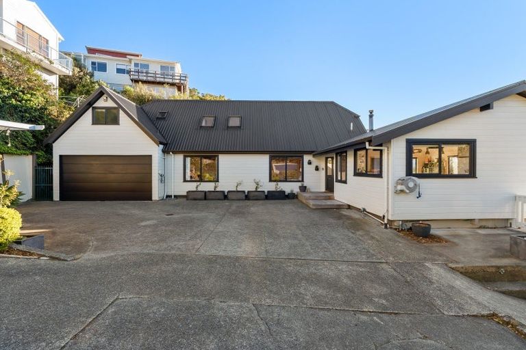 Photo of property in 147 Seatoun Heights Road, Miramar, Wellington, 6022