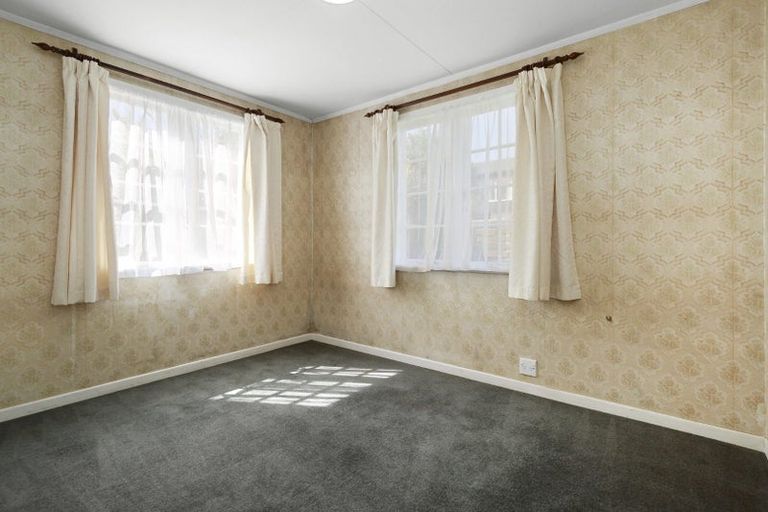 Photo of property in 9 Airdrie Avenue, Epuni, Lower Hutt, 5011