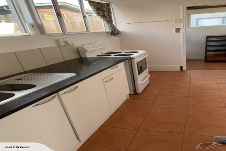 Photo of property in 66 Lynwood Road, New Lynn, Auckland, 0600