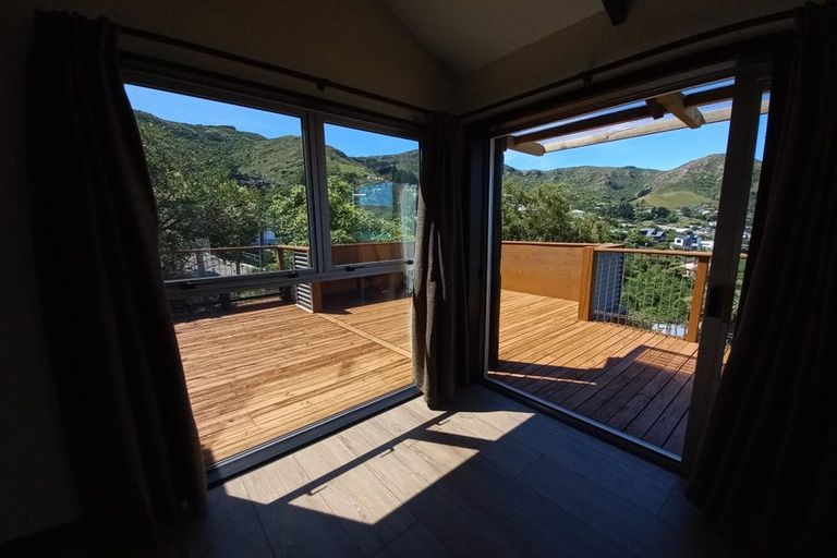 Photo of property in 35 Ticehurst Road, Lyttelton, 8082