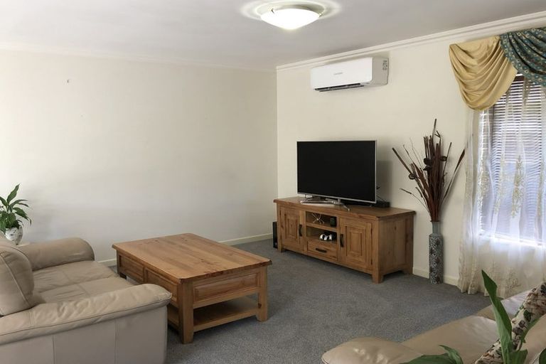 Photo of property in 32a Taka Street, Takanini, 2112