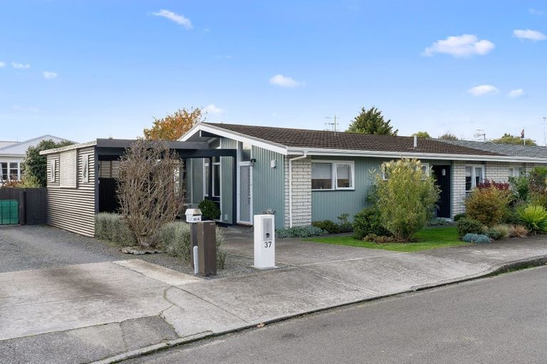 Photo of property in 37 Kent Street, Levin, 5510