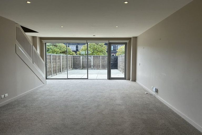 Photo of property in The Terraces, 12/9 Humber Street, Pandora, Napier, 4110