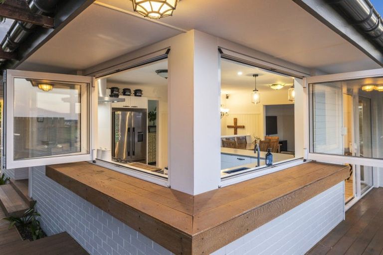 Photo of property in 156 Hinewa Road, Otumoetai, Tauranga, 3110