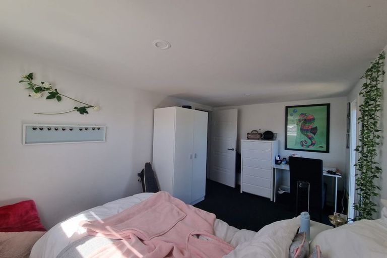 Photo of property in 33 Searells Road, Strowan, Christchurch, 8052