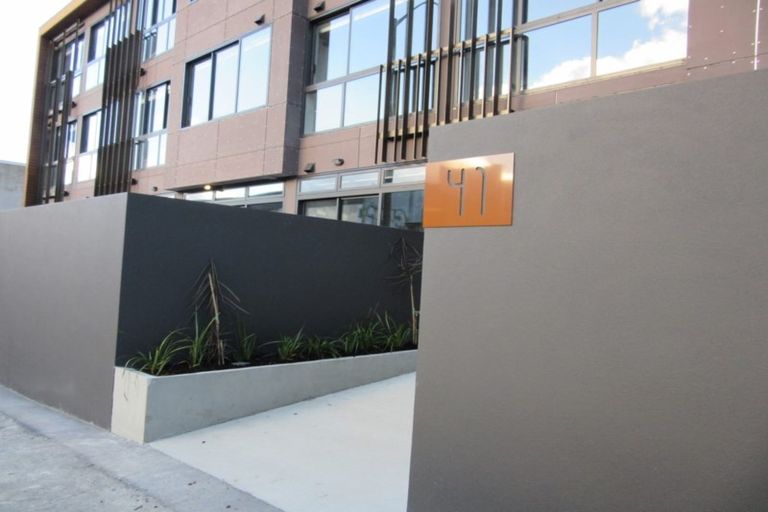 Photo of property in Vedado Apartments, 207/41u Hopper Street, Mount Cook, Wellington, 6011