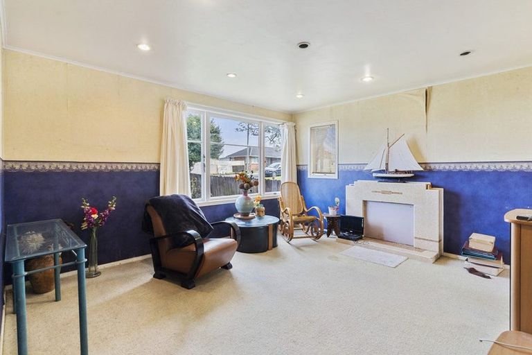 Photo of property in 8 Poto Street, Te Atatu South, Auckland, 0610
