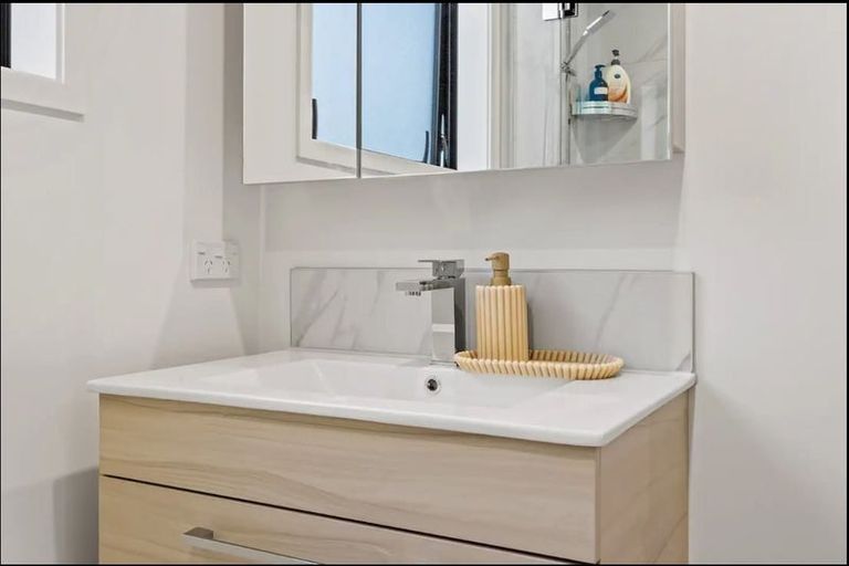 Photo of property in 10/172 Don Buck Road, Massey, Auckland, 0614