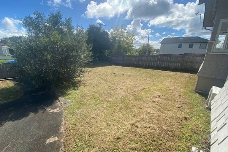 Photo of property in 118a Hutchinson Avenue, New Lynn, Auckland, 0600