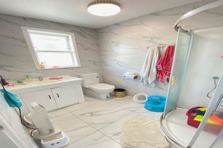 Photo of property in 32 Riverpark Crescent, Henderson, Auckland, 0610