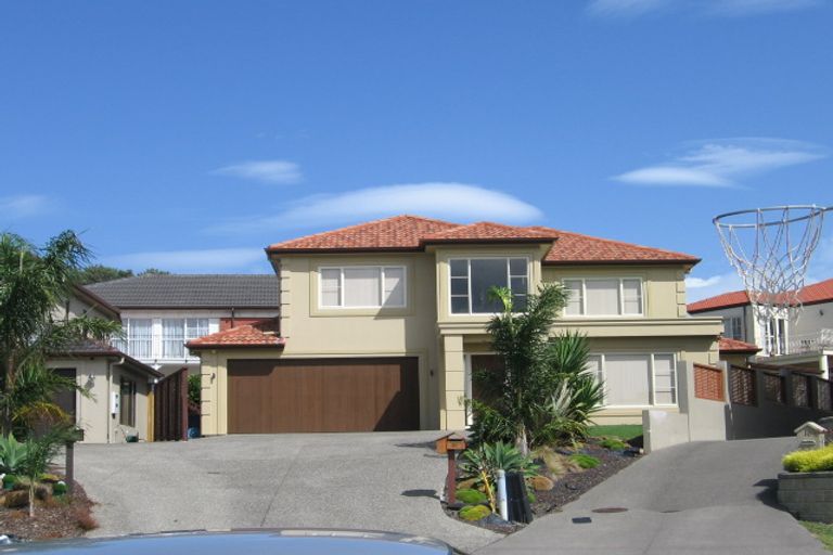 Photo of property in 8a Lupetti Rise, West Harbour, Auckland, 0618