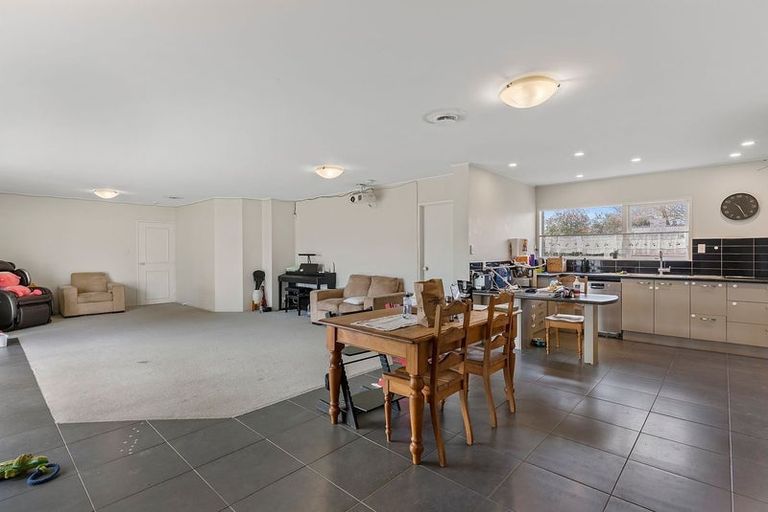 Photo of property in 58 Prince Regent Drive, Half Moon Bay, Auckland, 2012