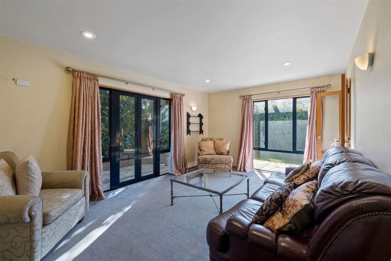 Photo of property in 2 Kinleys Lane, St Albans, Christchurch, 8014