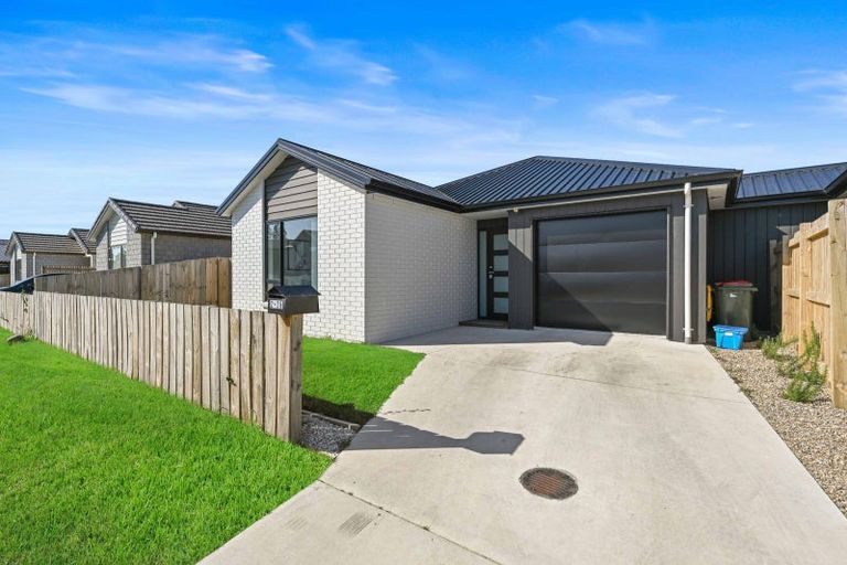 Photo of property in 28u2 Tokerau Drive, Rototuna North, Hamilton, 3210