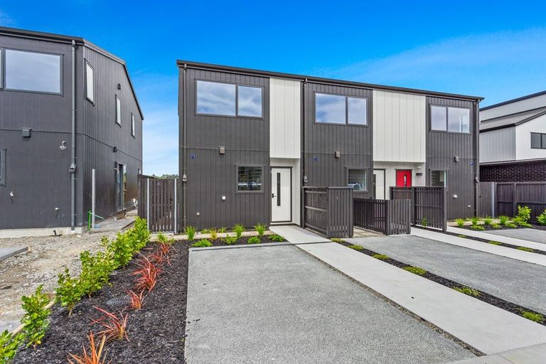 Photo of property in 48 Huri Street, Mangere Bridge, Auckland, 2022