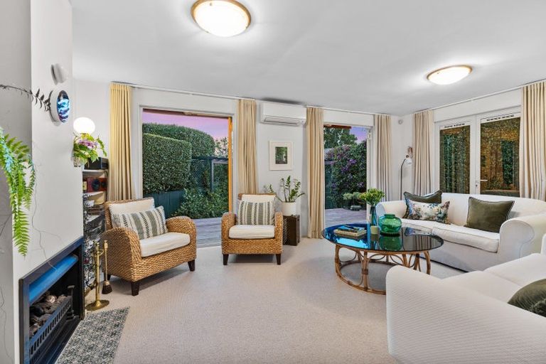 Photo of property in 2/7 Morton Avenue, Forrest Hill, Auckland, 0620