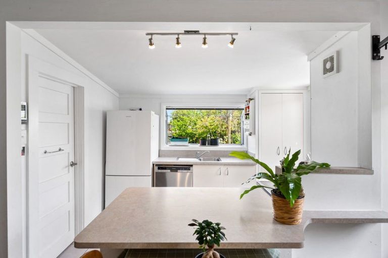 Photo of property in 10 Creagh Street, Te Awa, Napier, 4110