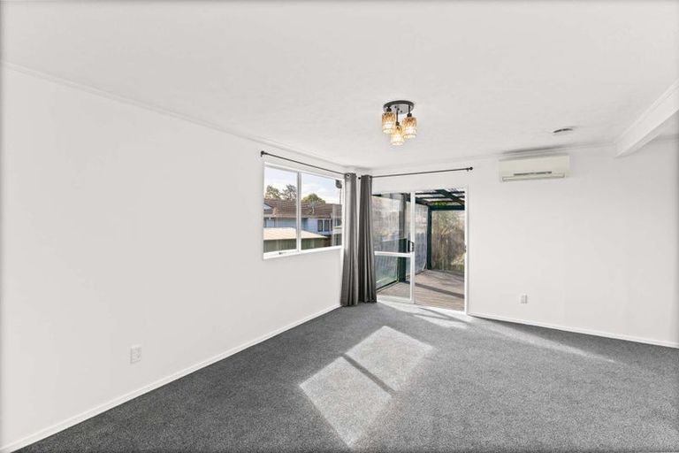 Photo of property in 2/79 Luanda Drive, Ranui, Auckland, 0612