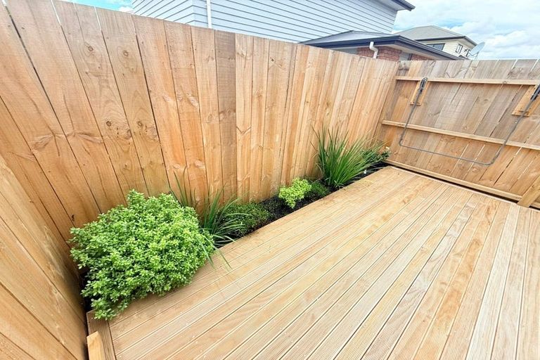 Photo of property in 10/32 Tapuwae Way, Mangere Bridge, 2022