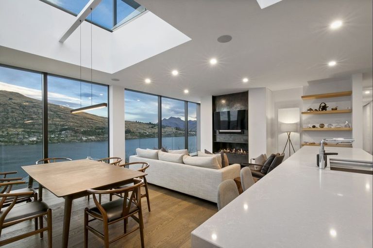Photo of property in 1 Highlands Close, Queenstown, 9300