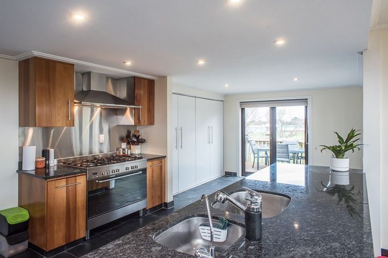 Photo of property in 82 Martin Road, Paraparaumu Beach, Paraparaumu, 5032
